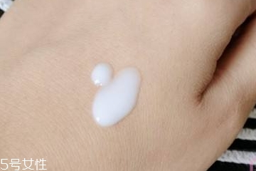 乳液倒不出來怎么辦？玻璃瓶乳液怎么倒出來？