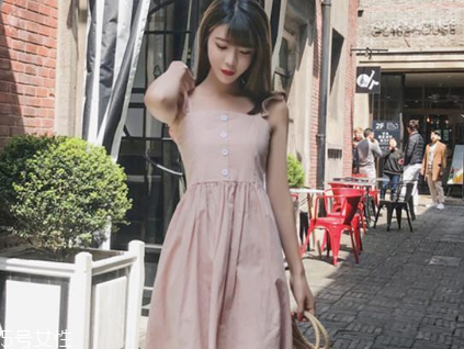 夏天穿什么顏色連衣裙好？夏天適合什么顏色連衣裙？