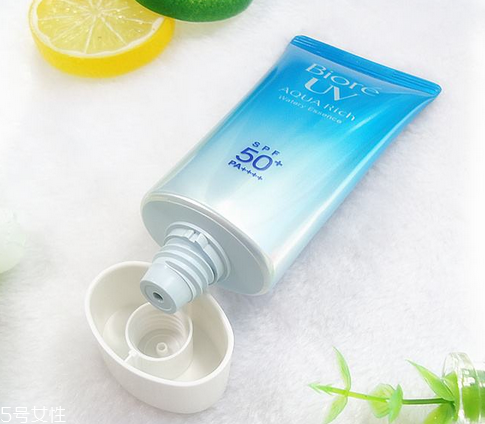 防曬霜兩年了還能用嗎？防曬霜可以用兩年嗎？