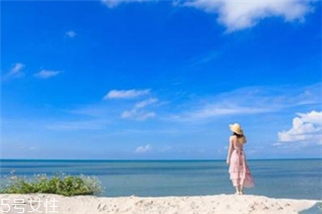 女生去海邊穿什么衣服？海邊度假怎么穿搭顯瘦？