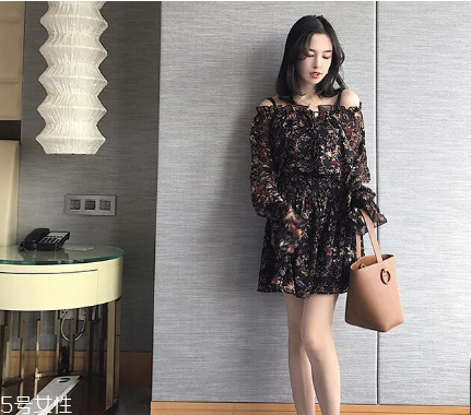 女生去海邊穿什么衣服？海邊度假怎么穿搭顯瘦？