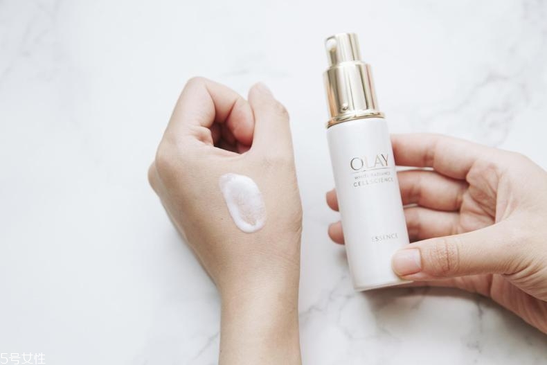 olay水感透白系列與水感透白臻粹系列哪個好？什么區(qū)別？