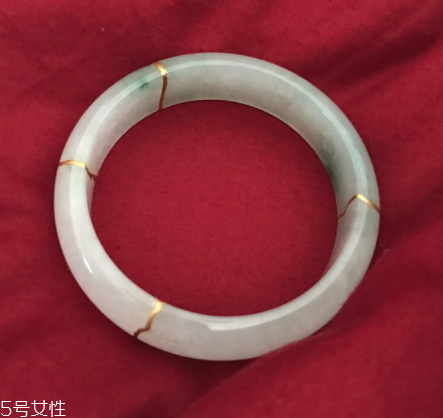 手鐲可以帶著睡覺嗎？手鐲睡覺戴好嗎？