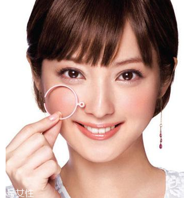腮紅能用什么代替？沒(méi)有腮紅用什么代替？