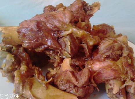 鹿肉和牛肉哪個好？鹿肉和牛肉哪個好吃些？