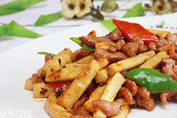 鹿肉和牛肉哪個(gè)好？鹿肉和牛肉哪個(gè)好吃些？