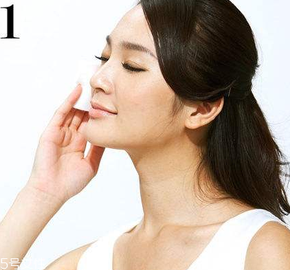 化妝水為什么要用化妝棉？化妝水可以不用化妝棉嗎？