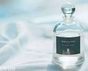 春天怎么噴香水最得體？春天噴香水注意事項(xiàng)