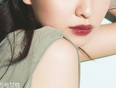 口紅弄到墻上怎么去掉？墻上口紅印怎么去掉？