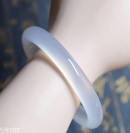 玉髓手鐲一般多少錢？玉髓手鐲市場(chǎng)價(jià)格