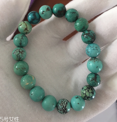綠松石瓷度怎么看？綠松石手串瓷度識別方法