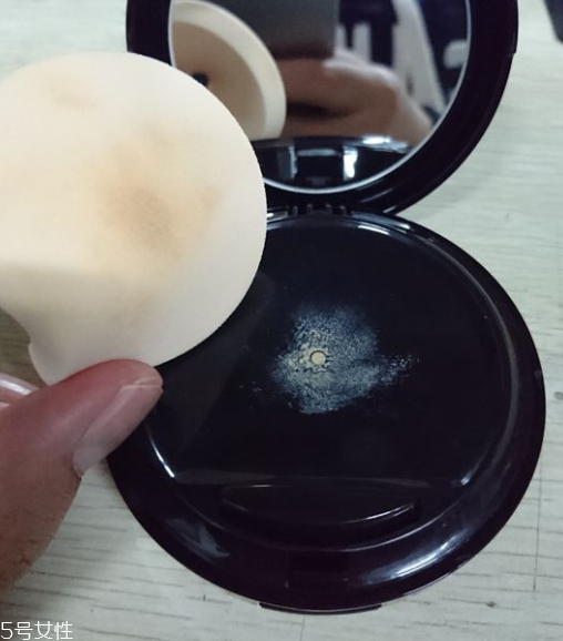 雅詩蘭黛紅石榴氣墊cc代言人是誰？雅詩蘭黛氣墊哪款好用？