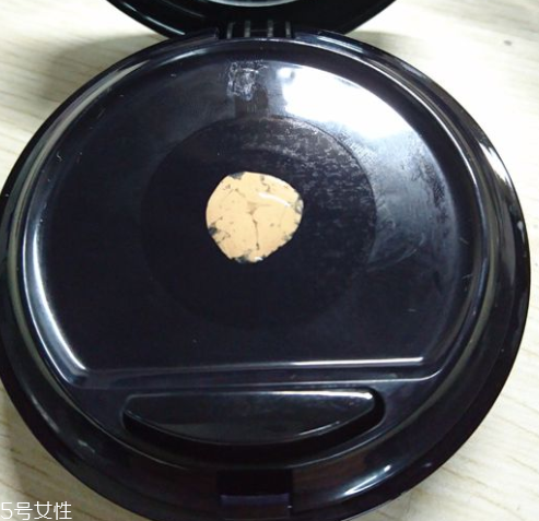 雅詩蘭黛紅石榴氣墊cc代言人是誰？雅詩蘭黛氣墊哪款好用？