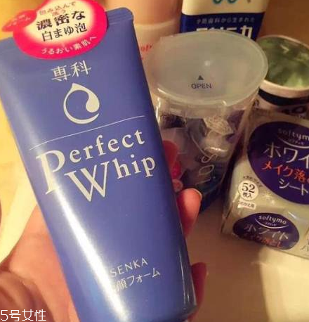 皂基洗面奶可以卸妝嗎？皂基洗面奶有卸妝功效嗎？
