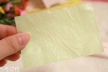 吸油紙會(huì)吸走防曬霜嗎？吸油紙會(huì)將水分帶走嗎？