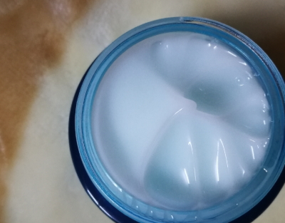 溫碧泉和百雀羚哪個好？