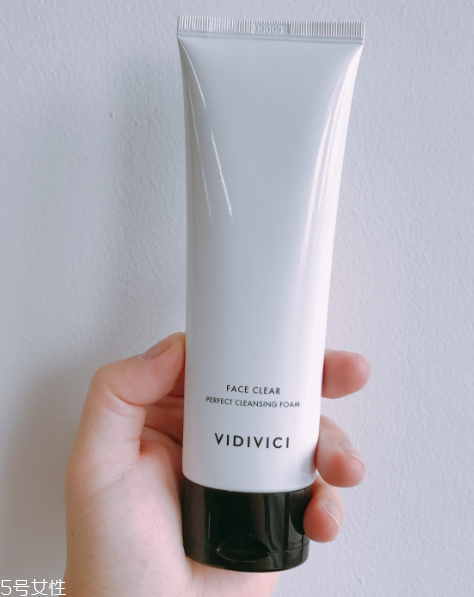 vidivici洗面奶適合什么膚質(zhì)？vidivici洗面奶洗后緊繃嗎？