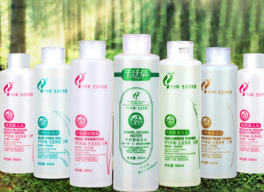 絲瓜水和玫瑰水哪個好？絲瓜水和玫瑰水可以一起用嗎
