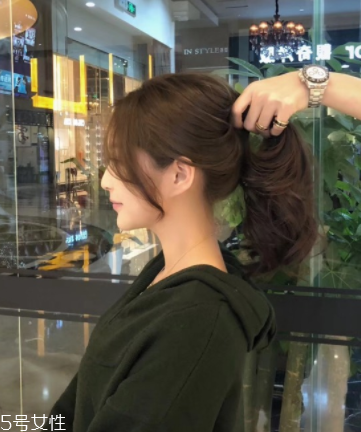 燙發(fā)是冷燙好還是熱燙好？冷燙和熱燙哪個更自然？