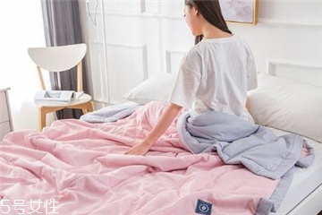 空調(diào)被可以曬太陽嗎？多曬被子好處多