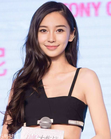 染發(fā)好還是戴假發(fā)好？染發(fā)假發(fā)選哪個(gè)