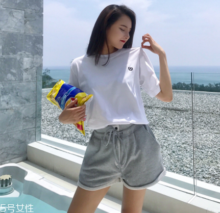 不會(huì)穿衣服搭配怎么辦？有這三樣就夠了