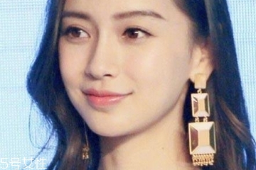 染發(fā)長出黑發(fā)怎么辦？補(bǔ)色來幫你