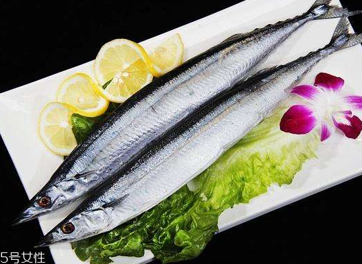 秋刀魚(yú)為什么放檸檬 去腥味調(diào)味