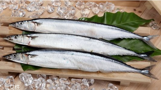秋刀魚(yú)為什么放檸檬 去腥味調(diào)味