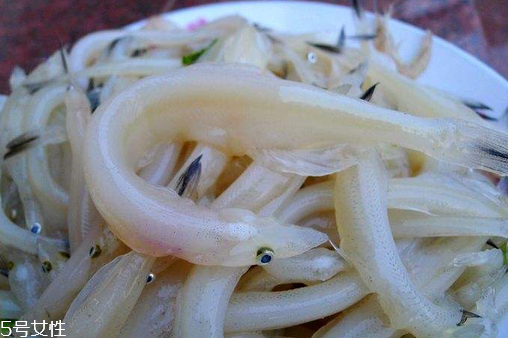 銀魚(yú)如何去腥 這幾步很關(guān)鍵