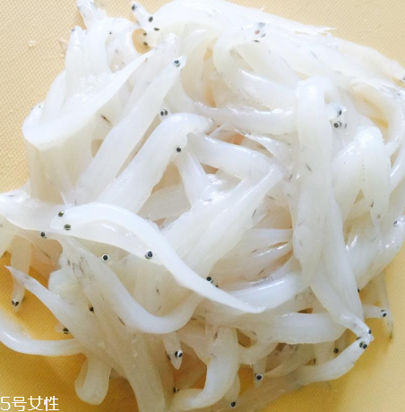 銀魚(yú)如何去腥 這幾步很關(guān)鍵