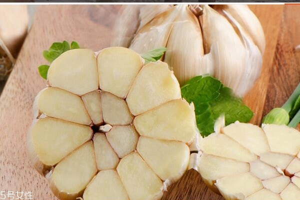 大蒜怎么長期保存 四個(gè)方法教給你