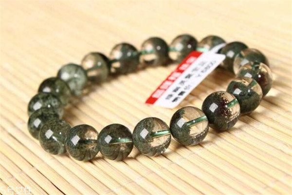 綠幽靈水晶適合什么人戴 這幾類(lèi)人效果明顯