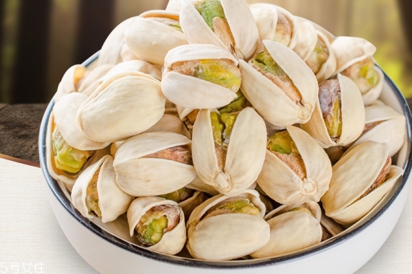 開(kāi)心果為什么會(huì)開(kāi)口 有兩個(gè)可能