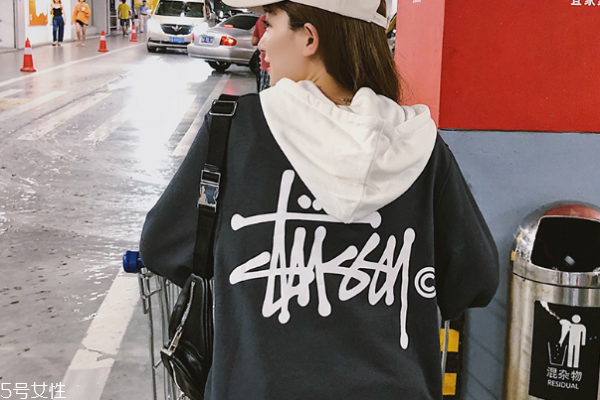 stussy是哪個(gè)國(guó)家的 年輕人都愛它