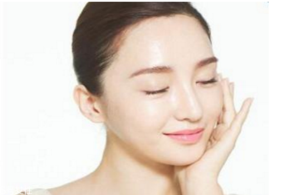 想變白富美，先學(xué)會(huì)這些美白技巧
