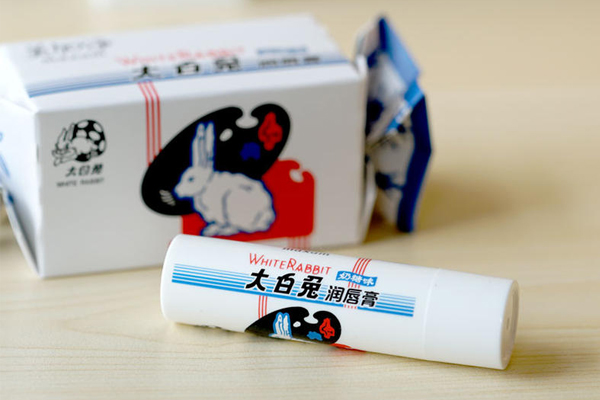 大白兔潤唇膏好用嗎 大白兔潤唇膏評(píng)測(cè)