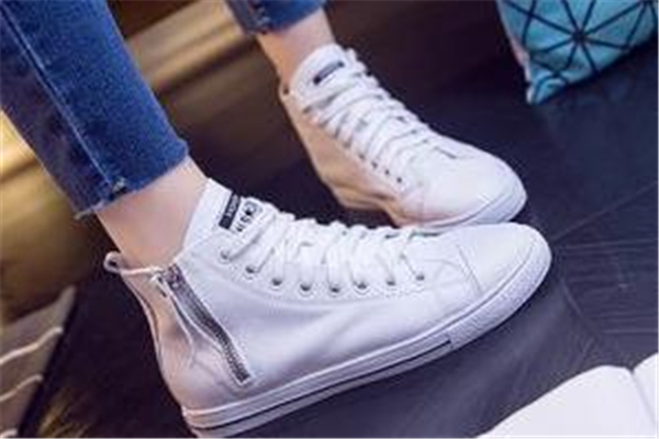 小白鞋什么季節(jié)穿？適合穿小白鞋的季節(jié)