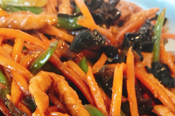 魚(yú)香肉絲是什么肉 是豬肉制成