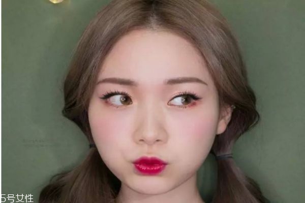 圣誕日常妝怎么畫(huà) 圣誕妝容教程