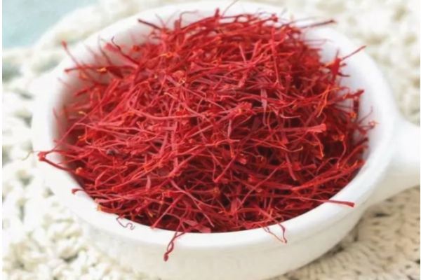 藏紅花泡酒是什么顏色 藏紅花泡酒的主要功效是什么
