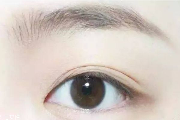 網(wǎng)紅眼妝畫(huà)法 浪漫大眼妝教程