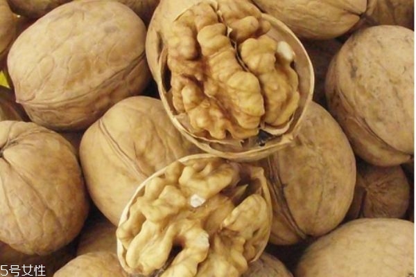 核桃營養(yǎng)價(jià)值及其食療功效分析