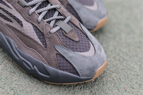 yeezy 700 v2 geode測評 椰子700geode實(shí)物上腳效果