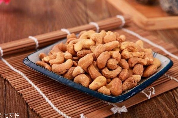 鹽焗腰果價(jià)格多少錢(qián) 鹽焗腰果的功效與作用
