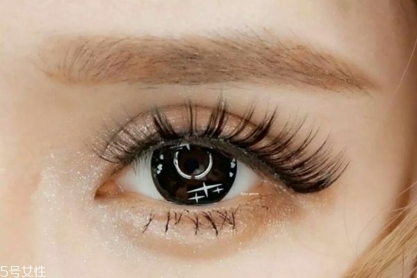 長年戴美瞳眼睛會(huì)有什么影響 天天戴美瞳眼睛會(huì)瞎嗎