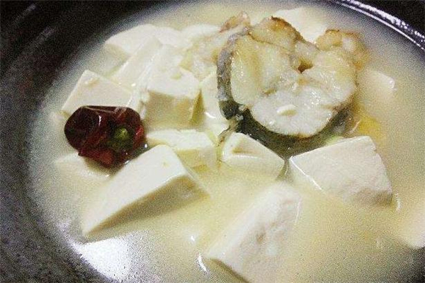 明太魚(yú)燉豆腐的做法 營(yíng)養(yǎng)家常菜
