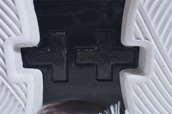 無中生有籃球鞋測(cè)評(píng) 國貨實(shí)戰(zhàn)好鞋