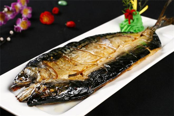 煎青魚怎么才能不粘鍋 煎青魚的做法