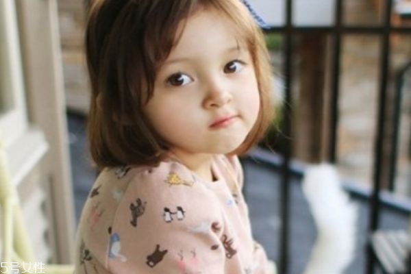 3歲寶寶短發(fā)簡(jiǎn)單編發(fā) 小女孩可愛發(fā)型